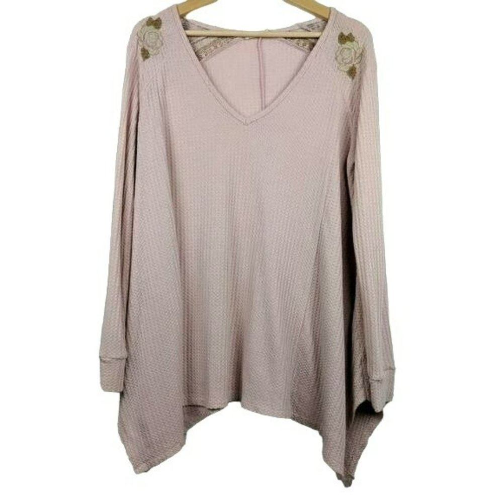 Altar'd State Womens Waffle Knit Embroidered Top Size L V-Neck Sharkbite Hem